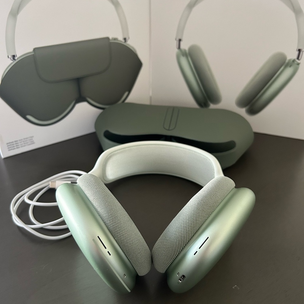 Apple AirPods Max Wireless Over-Ear Headphones